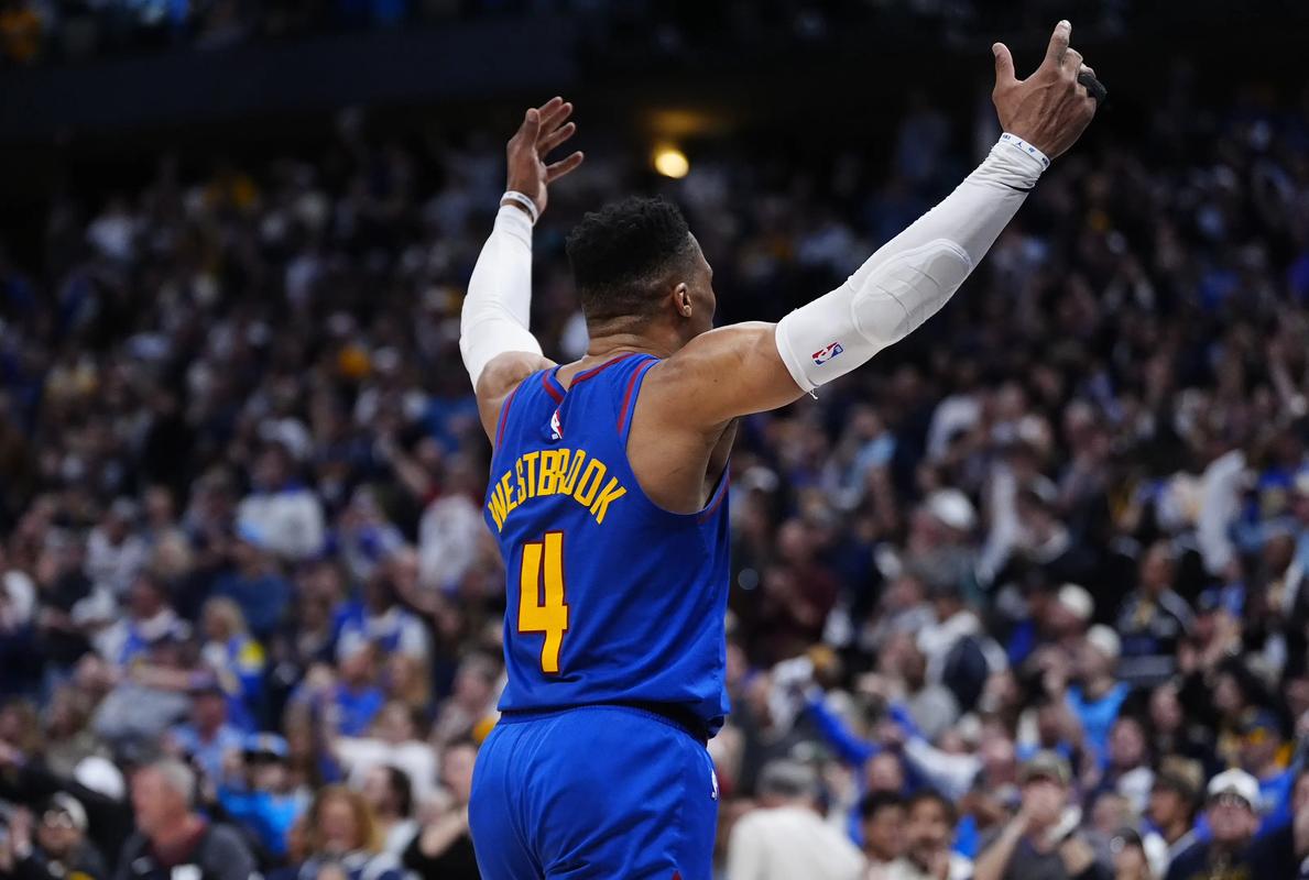 荷媒：阿贾克斯将与小克鲁伊夫会面，他是贾府新任总监候选人（荷媒：阿贾克斯将约谈小克鲁伊夫，后者是新任总监候选人）