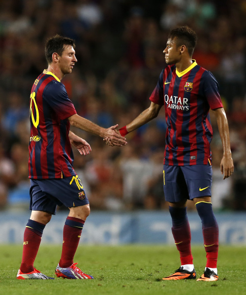 莱因克尔：巴萨对我有着特殊的意义；莱万是历史最佳中锋之一（莱因克尔：巴萨在我心中意义非凡，莱万堪称史上顶级中锋之一）