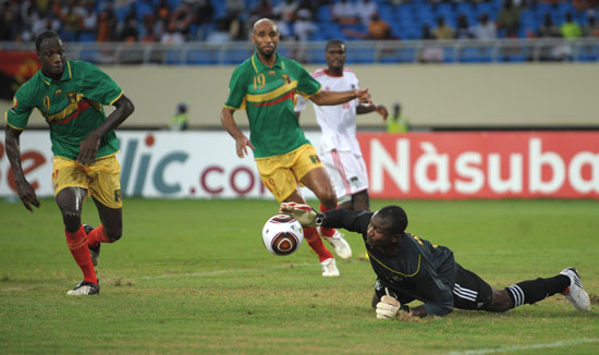 莱巴金娜创造优势后网前精彩一分（莱巴金娜占得先机后网前打出精彩一球）