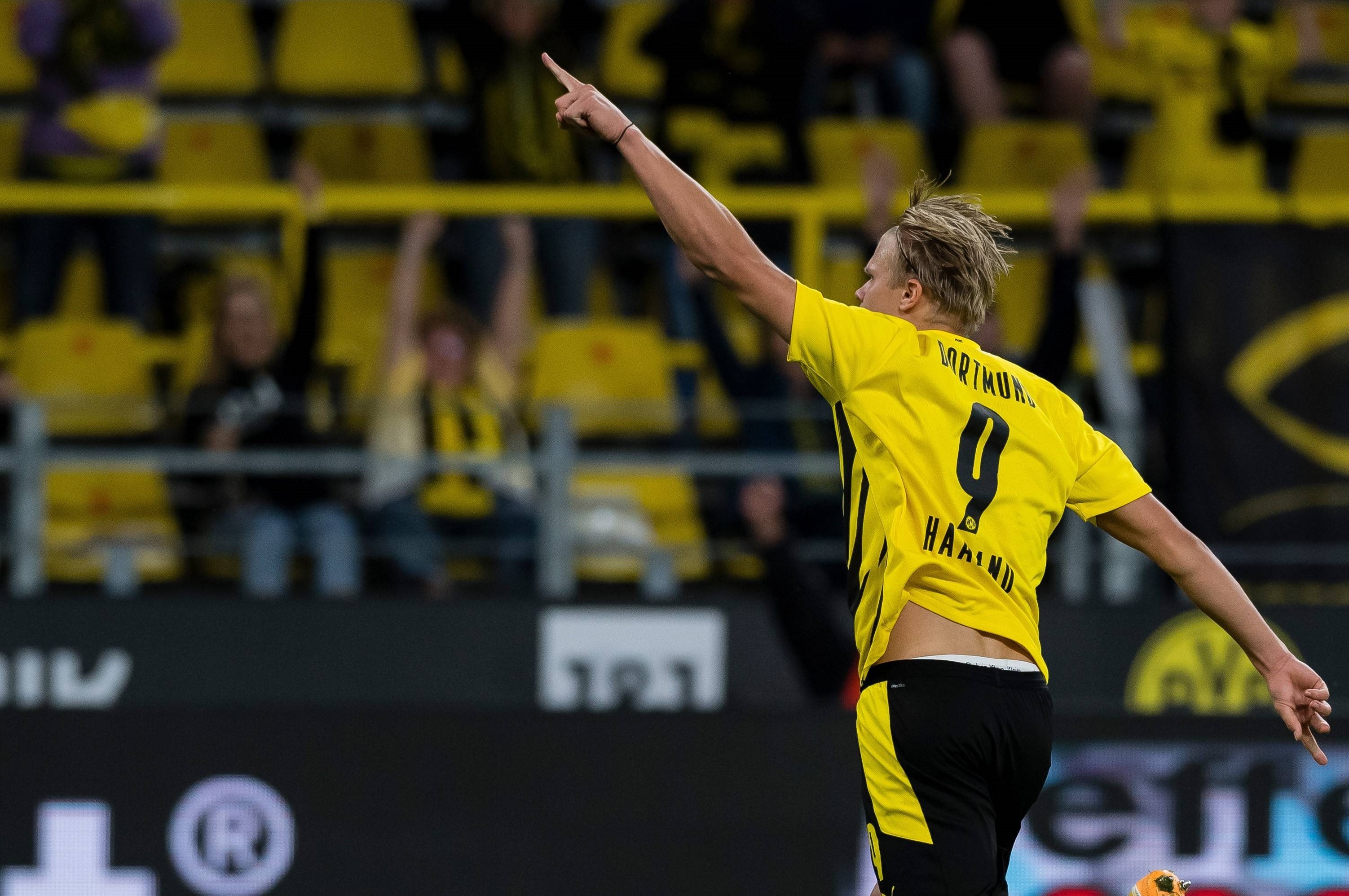 欧冠：巴黎2-1战胜曼联（欧冠：巴黎2-1力克曼联）