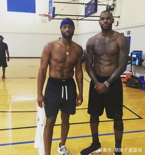 上海海港火力全开豪取三连胜（上海海港攻势如虹，连下三城）