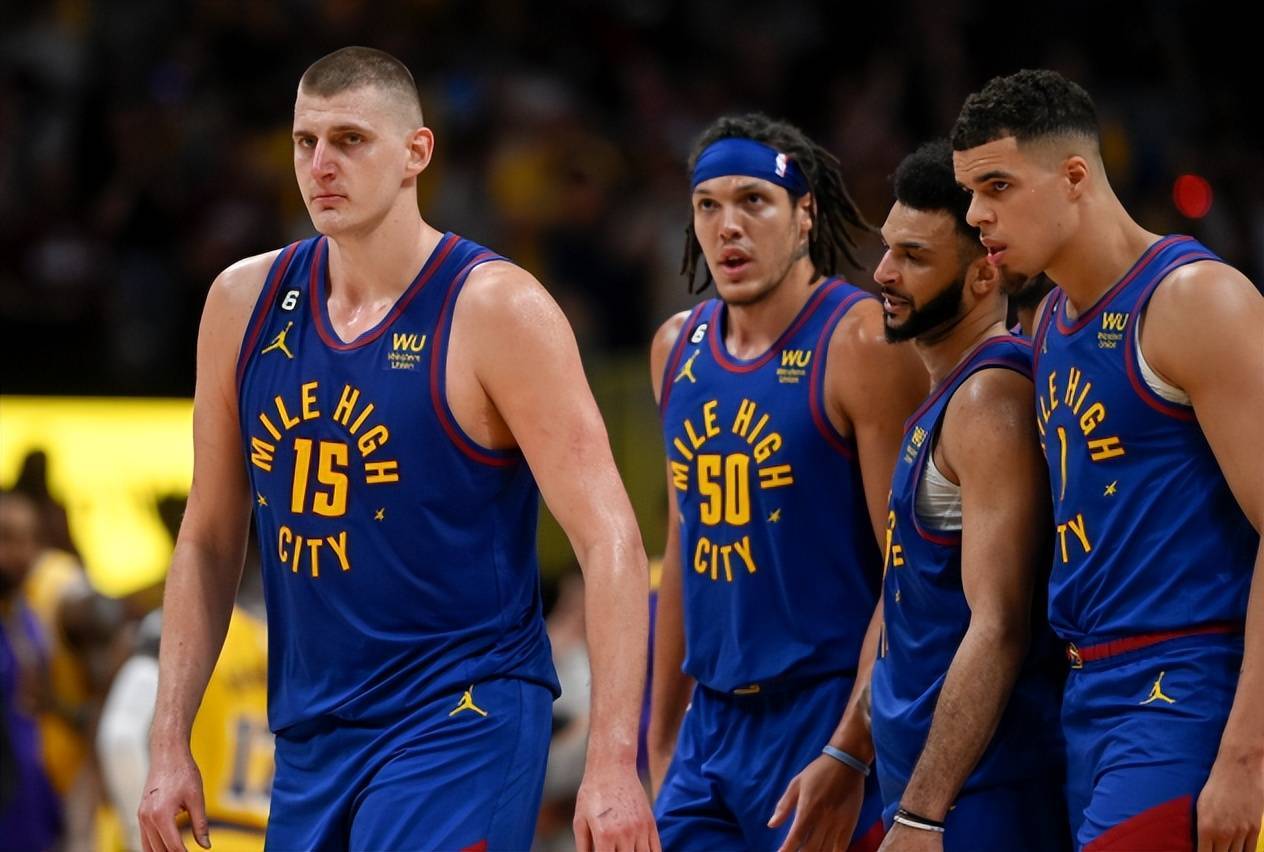 懂球帝2025年10月足坛MVP：姆巴佩蝉联！（姆巴佩再度当选懂球帝2025年10月足坛MVP）