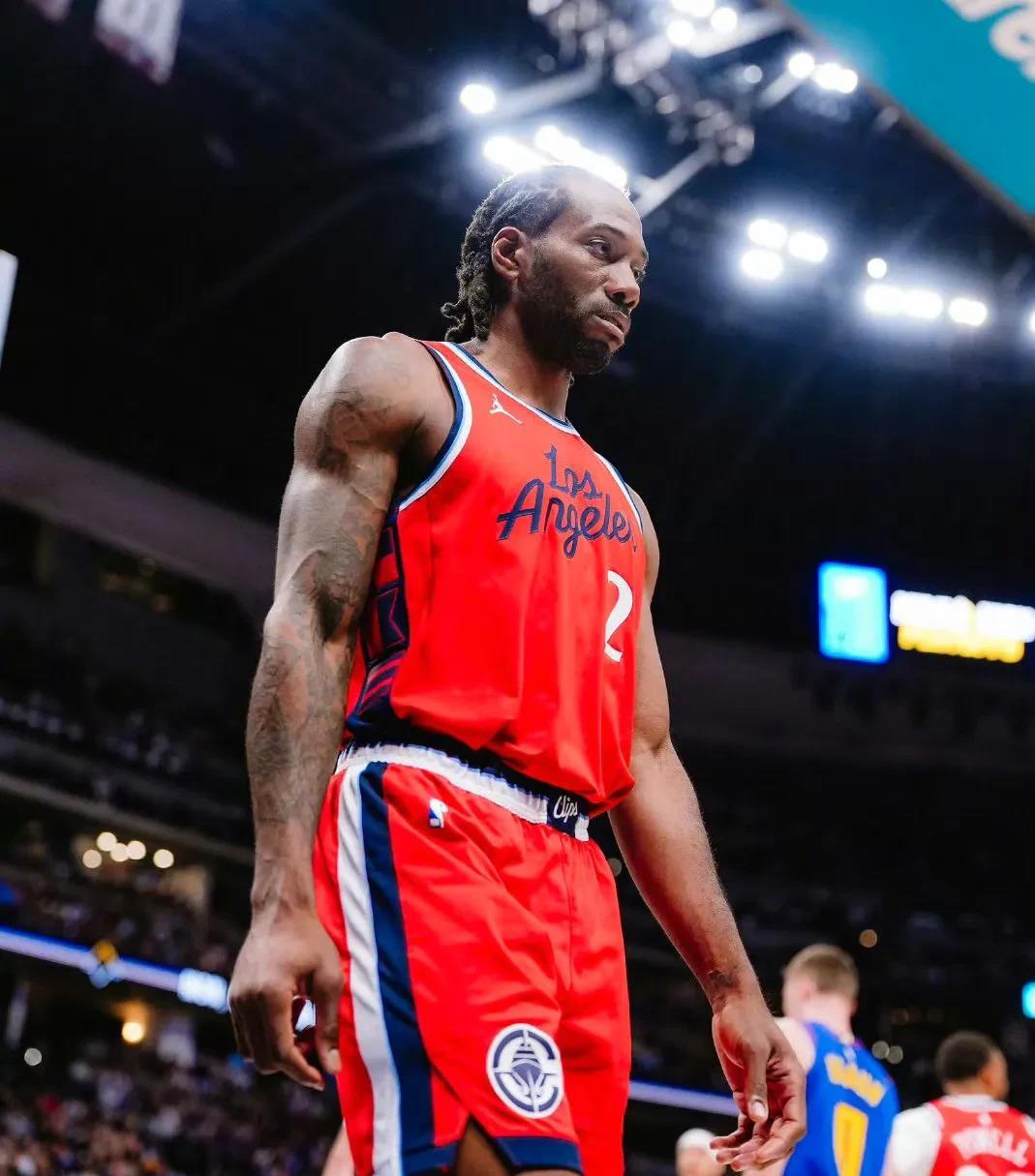 球队越打越自信（球队愈战愈勇）