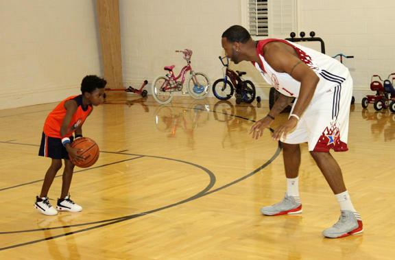 记者：申花今天下午飞赴天津，于汉超、戴伟浚等人随队出征（申花今日下午启程赴津，于汉超、戴伟浚等随队出征）